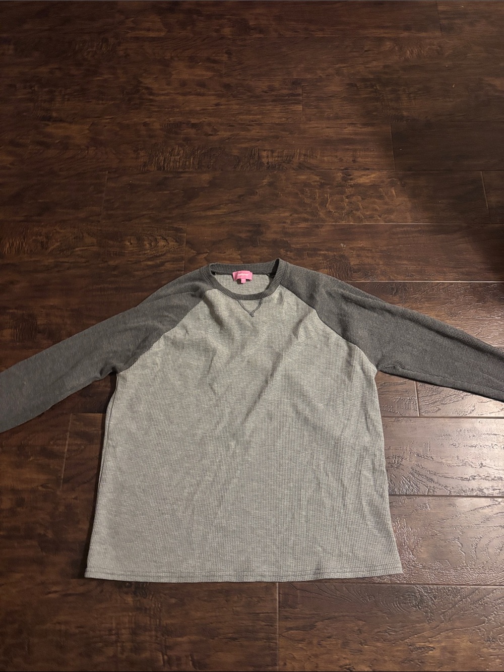 Women’s Long-Sleeve Raglan Shirt - Gray - Picture 1 of 1